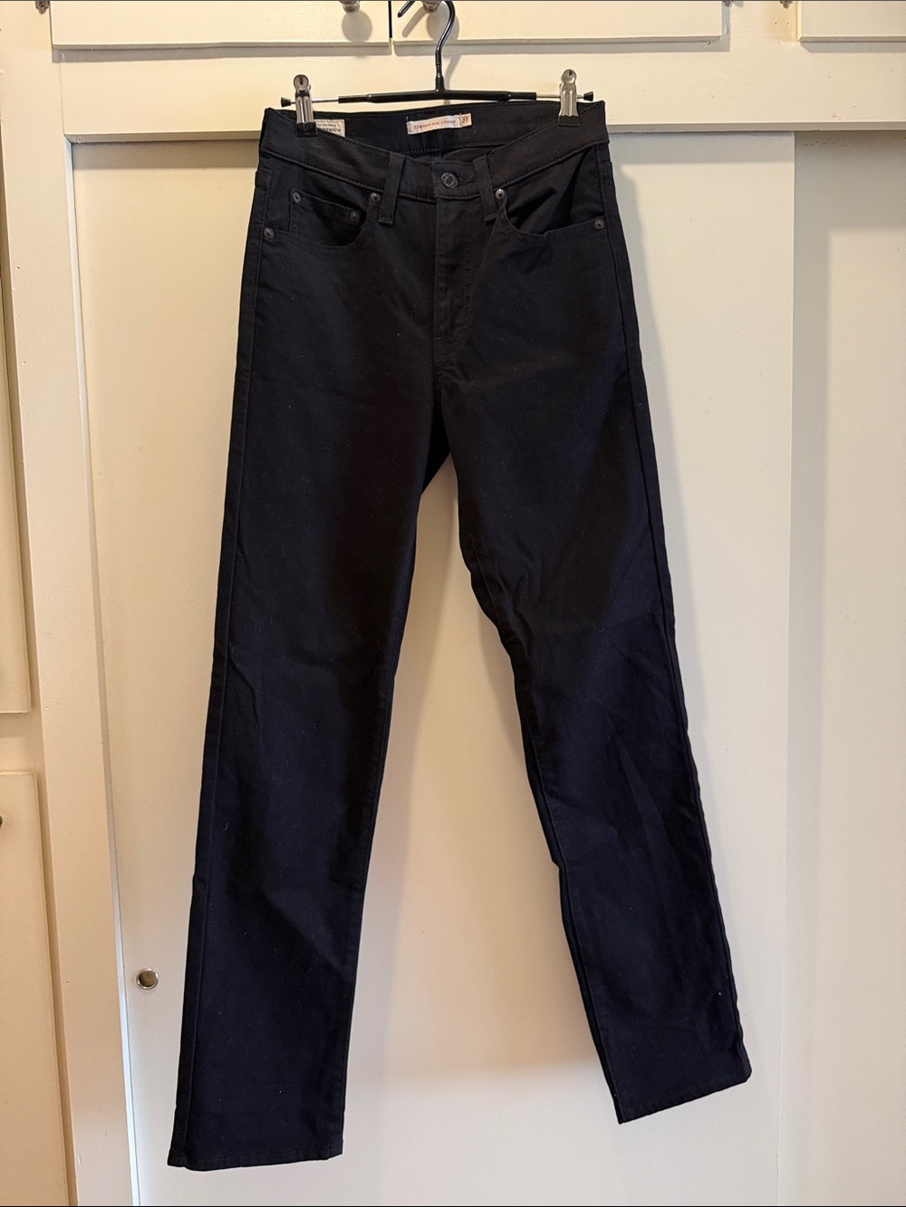 Levi's Black Women's 724 High Rise Straight-Leg Jeans